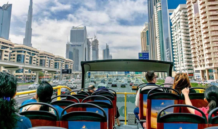 Sali e scendi a Dubai