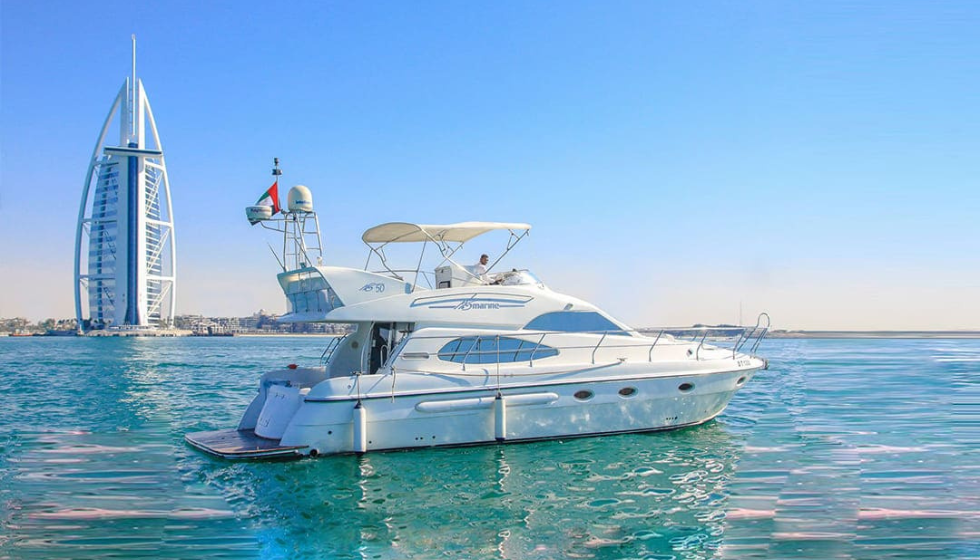 Yacht 50 Feet Rental in Dubai For 18 Persons