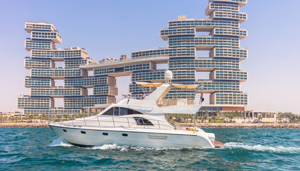 Yacht 55 Feet Rental in Dubai For 12 Persons