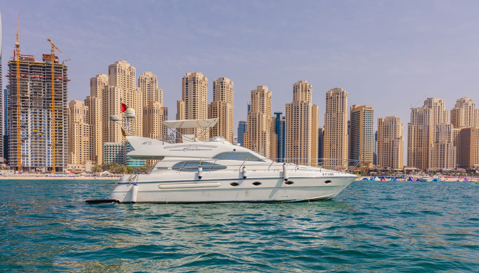 Yacht 50 Feet Rental in Dubai For 18 Persons