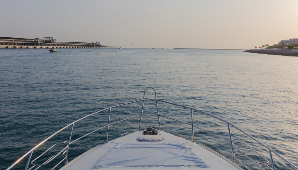 Yacht 50 Feet Rental in Dubai For 18 Persons