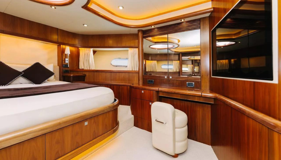 Rent Private Yacht Sunseeker 82 Why Not In Dubai HARBOUR