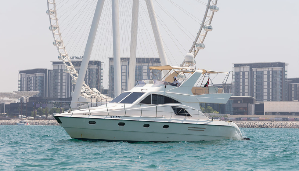 Yacht 55 Feet Rental in Dubai For 12 Persons