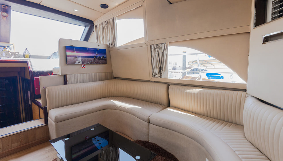 Yacht 55 Feet Rental in Dubai For 12 Persons