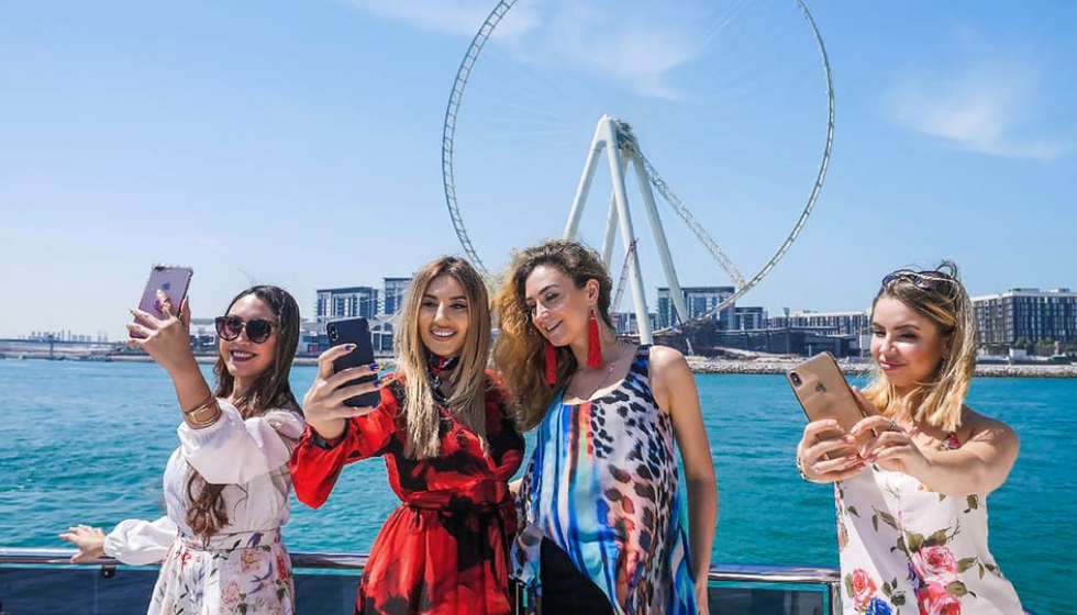 Морской круиз на яхте с обедом (2 часа)