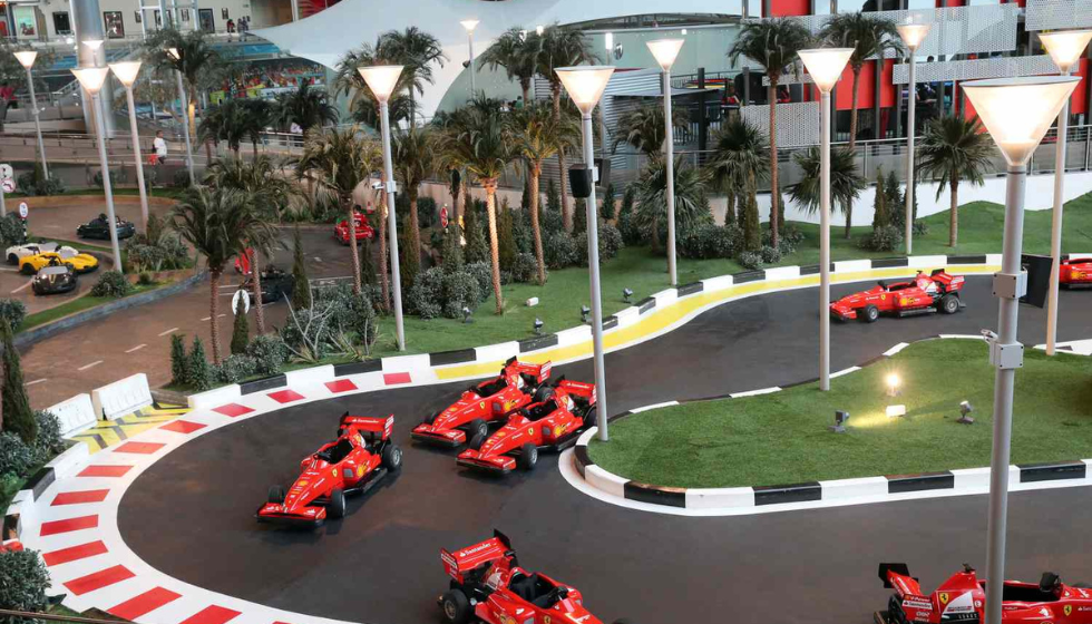Тематический парк  Ferrari World в Абу-Даби