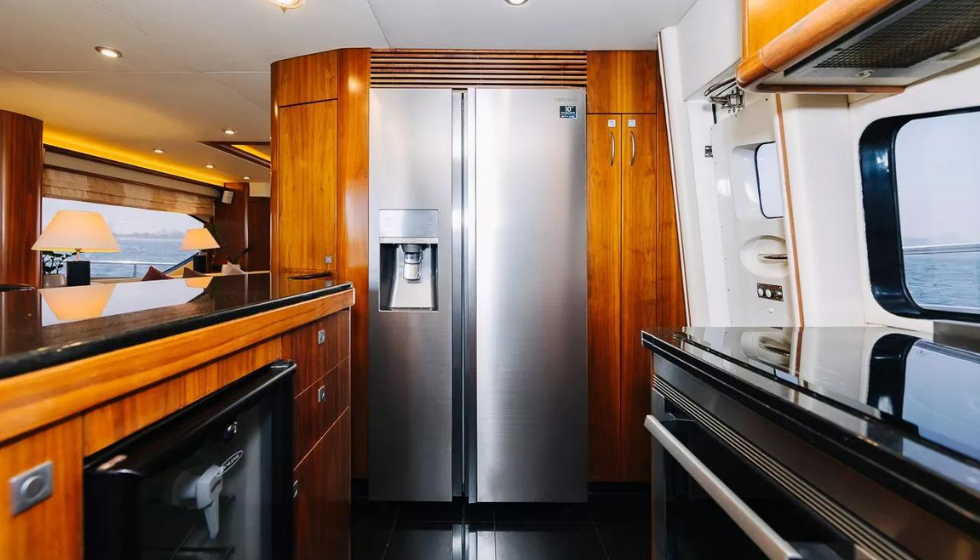 Rent Private Yacht Sunseeker 82 Why Not In Dubai HARBOUR
