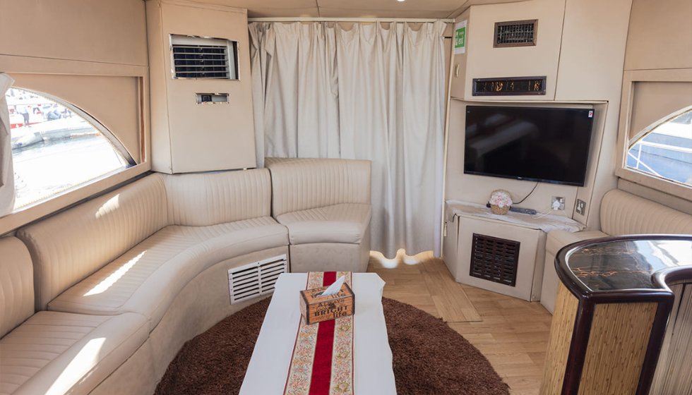 Yacht 55 Feet Rental in Dubai For 12 Persons