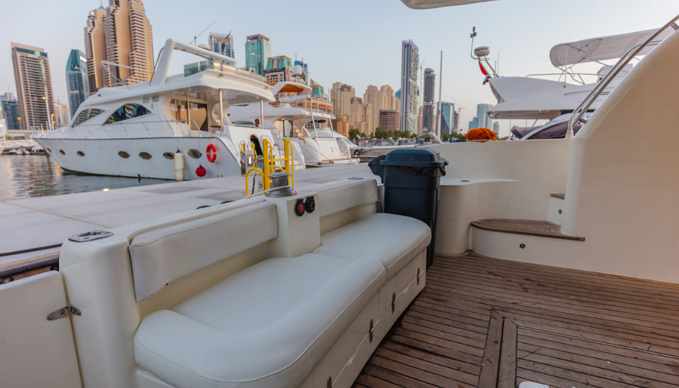 Yacht 50 Feet Rental in Dubai For 18 Persons