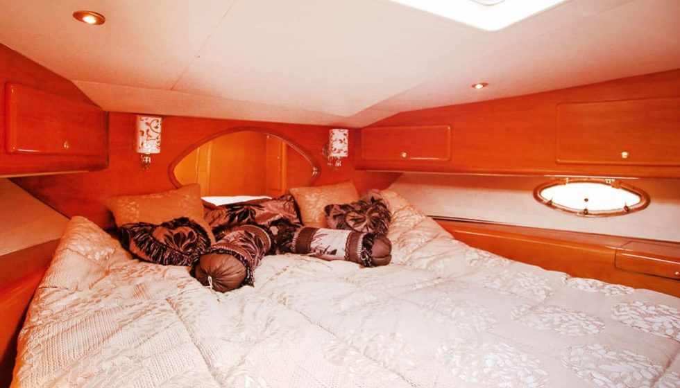 Yacht 45 Feet Rental in Dubai For 12 Persons