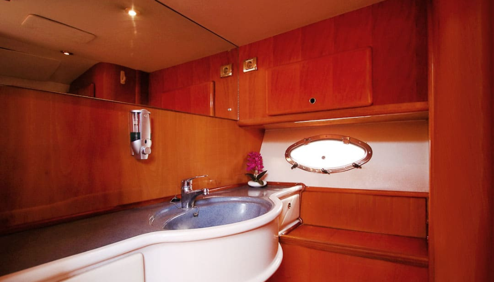 Yacht 45 Feet Rental in Dubai For 12 Persons