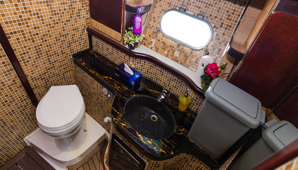 Yacht 55 Feet Rental in Dubai For 12 Persons